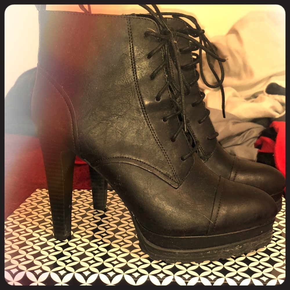 Forever 21 size 8 heel booties